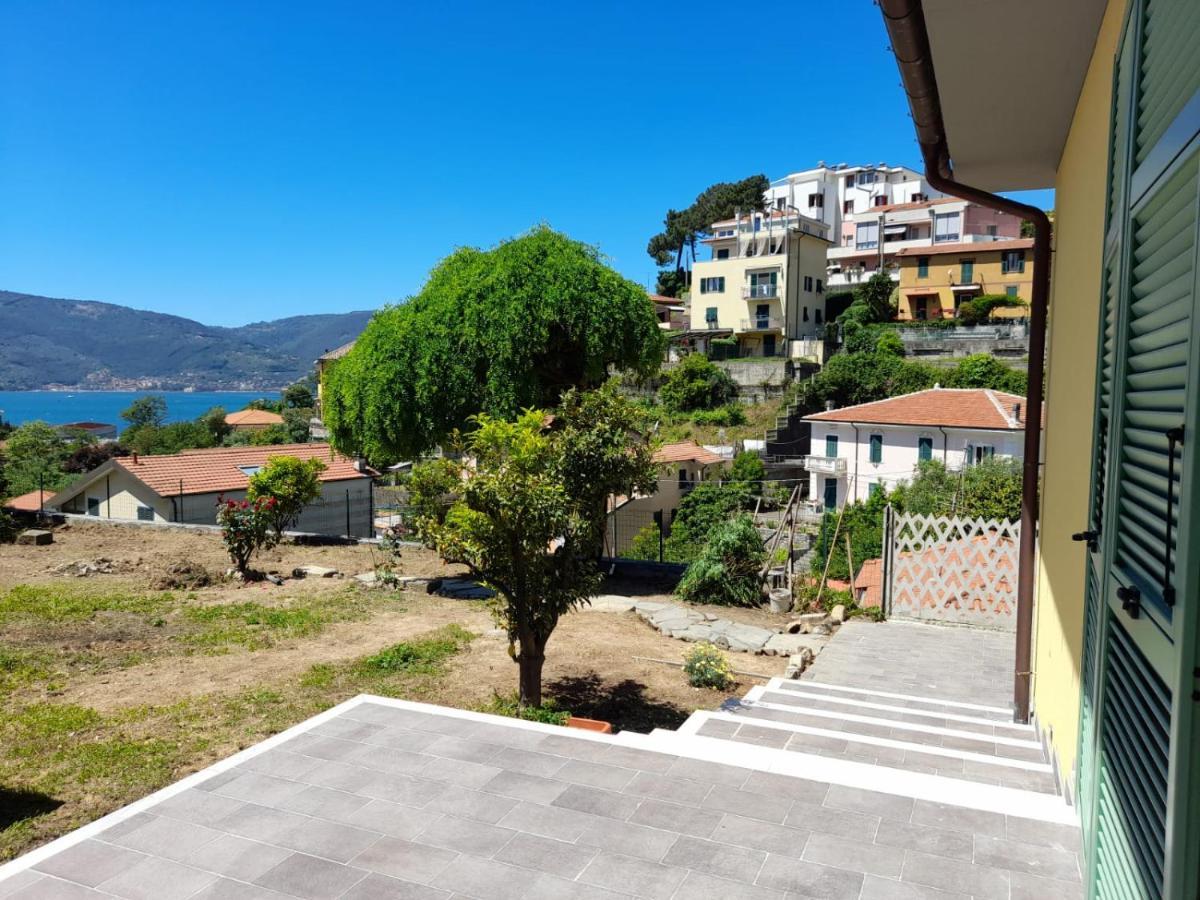 Atena La Spezia Bagian luar foto