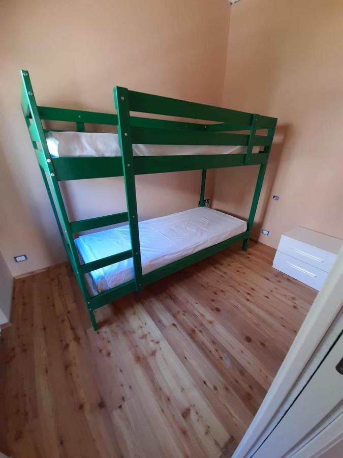 Atena La Spezia Bagian luar foto