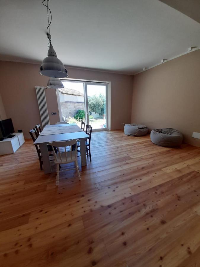 Atena La Spezia Bagian luar foto